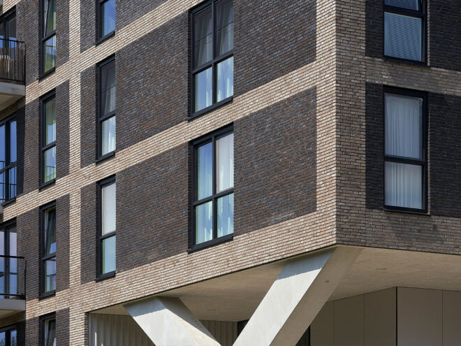Kunststof kozijnen en Houten kozijnen voor 72 appartementen in Woerden. Diverse kozijnen in beeld van het project De Molenhoek.