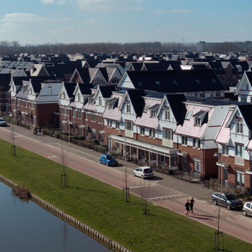 Helikopterview van Weespersluis in Weesp